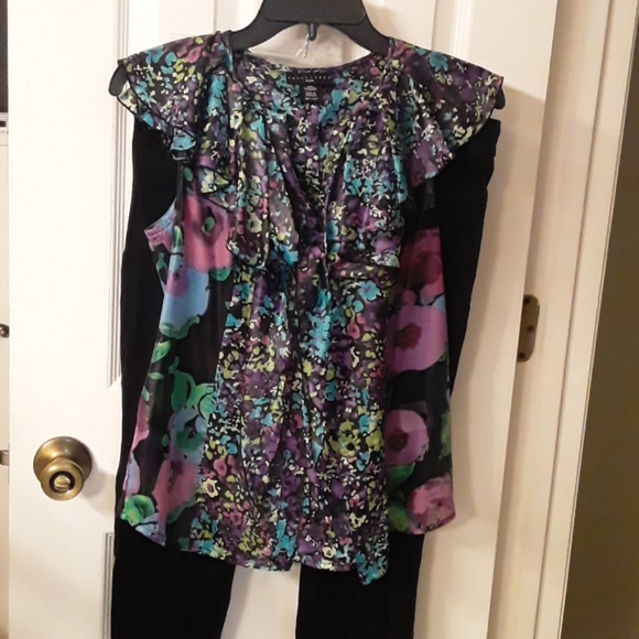 Top for work or casual,  tropical and lightweight - Picture 5 of 7